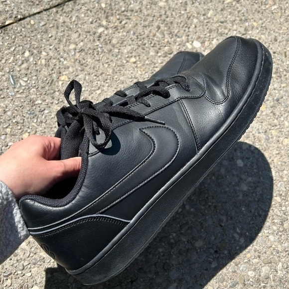 [14] Nike Men’s Ebernon Low Triple Black Sneaker Skate Shoe EUC - Picture 3 of 9